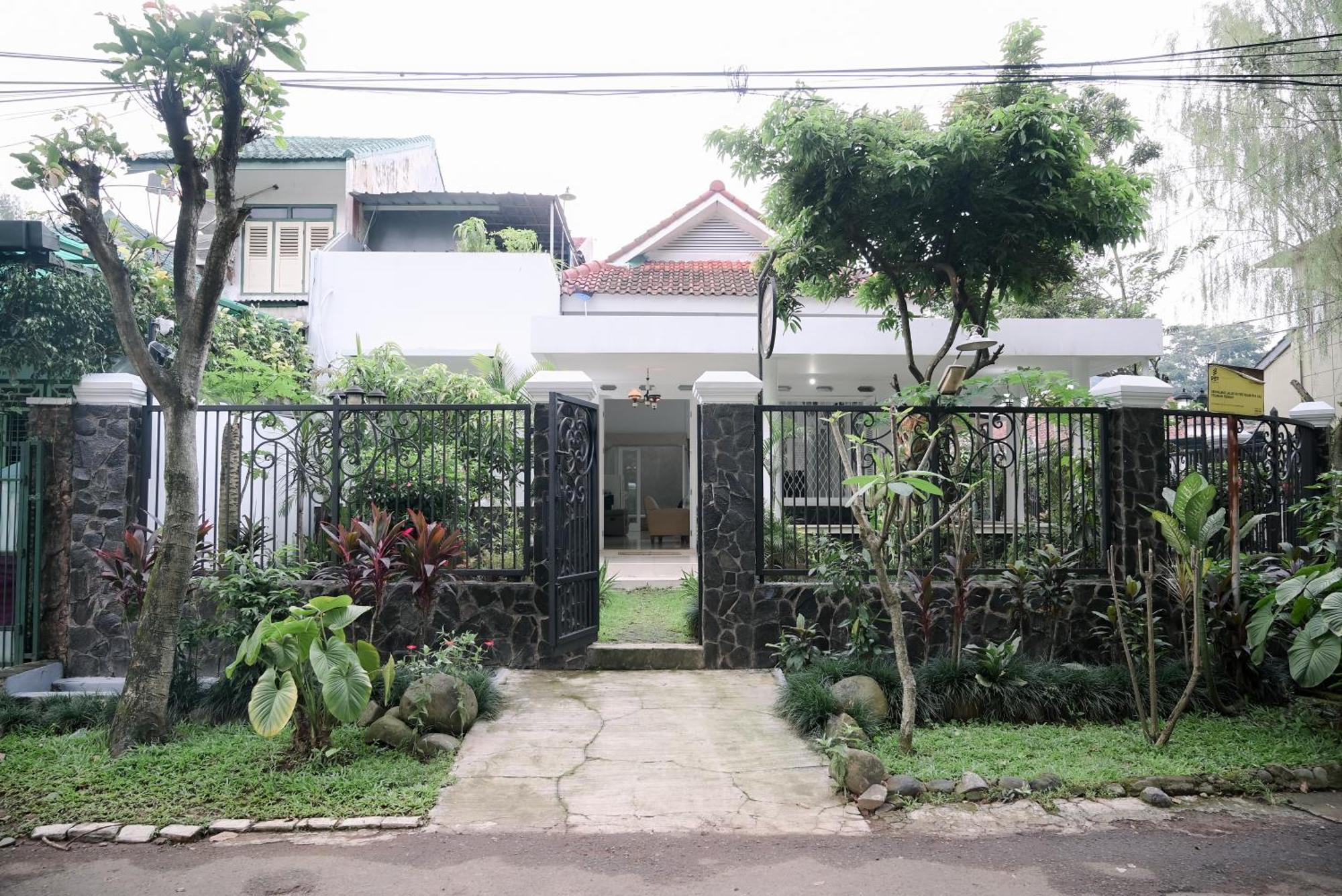 Kirana Guest House Bogor Eksteriør bilde