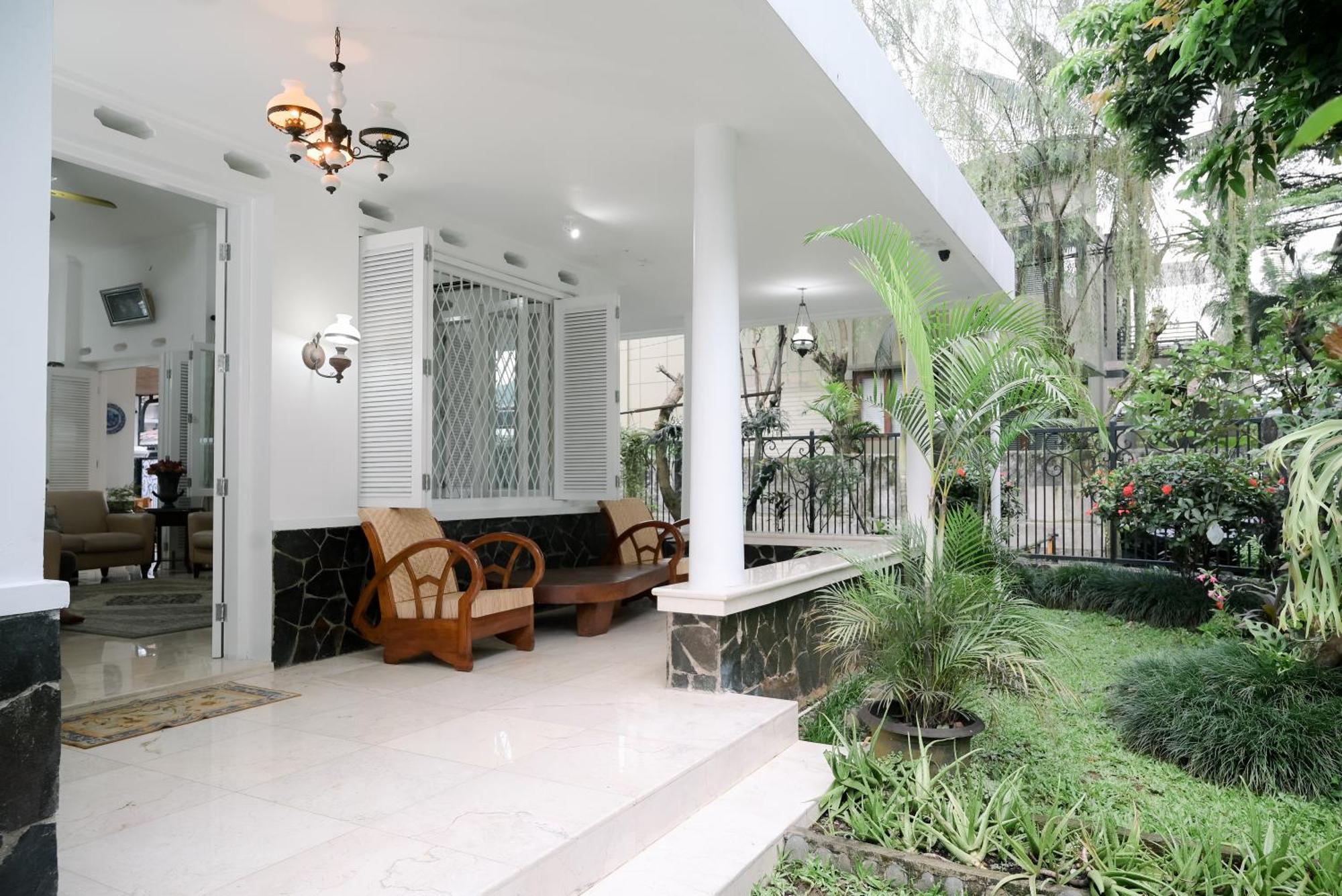 Kirana Guest House Bogor Eksteriør bilde